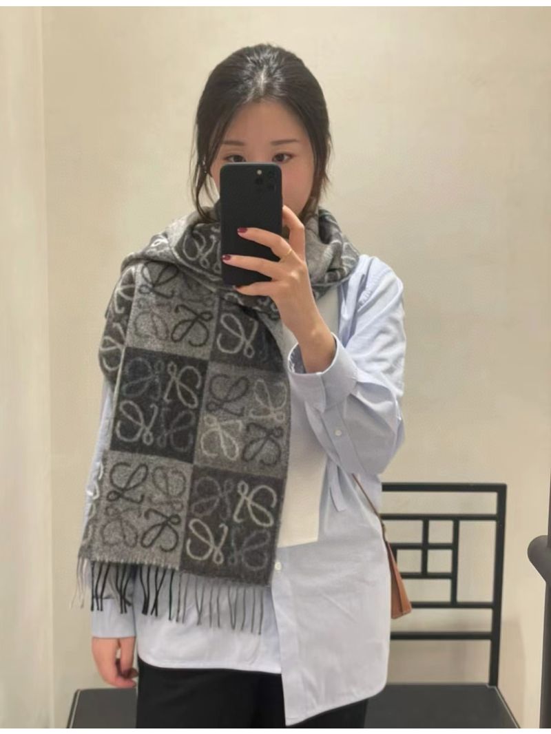 Loewe Black & Grey Checkered Logo Scarf - Luxe Wool-Cashmere Blend, Elegant Spanish Heritage Design