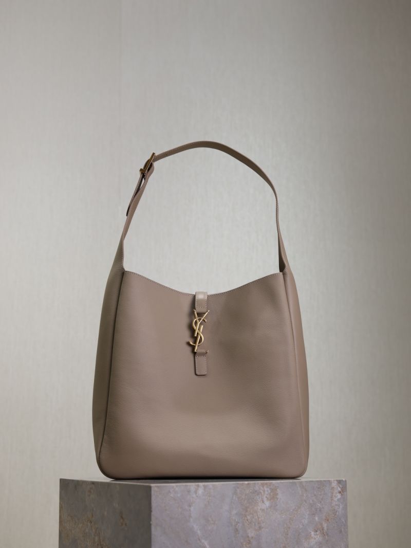 YSL-Saint Laurent LE 5 &Agrave; 7 Large Soft Hobo in Grained Leather Light Musk 753837AAAUQ2346