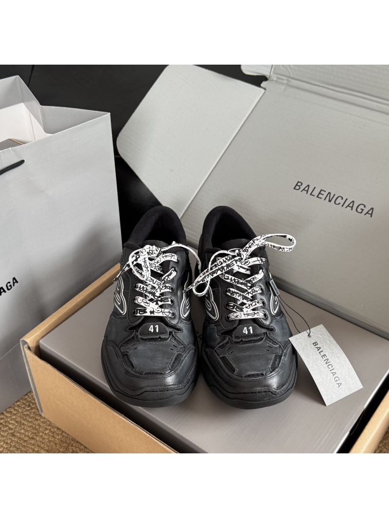 Balenciaga Hamptons Worn-out Sneaker 841765 Black