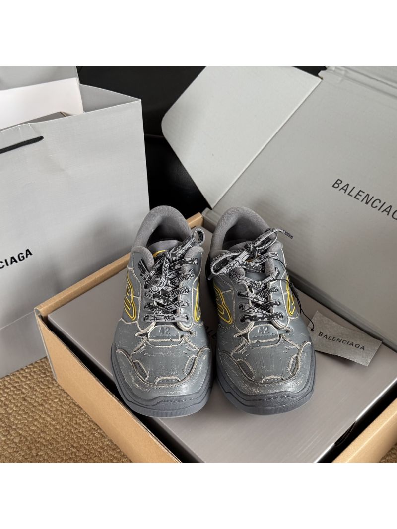 Balenciaga Hamptons Worn-out Sneaker 841765 Grey