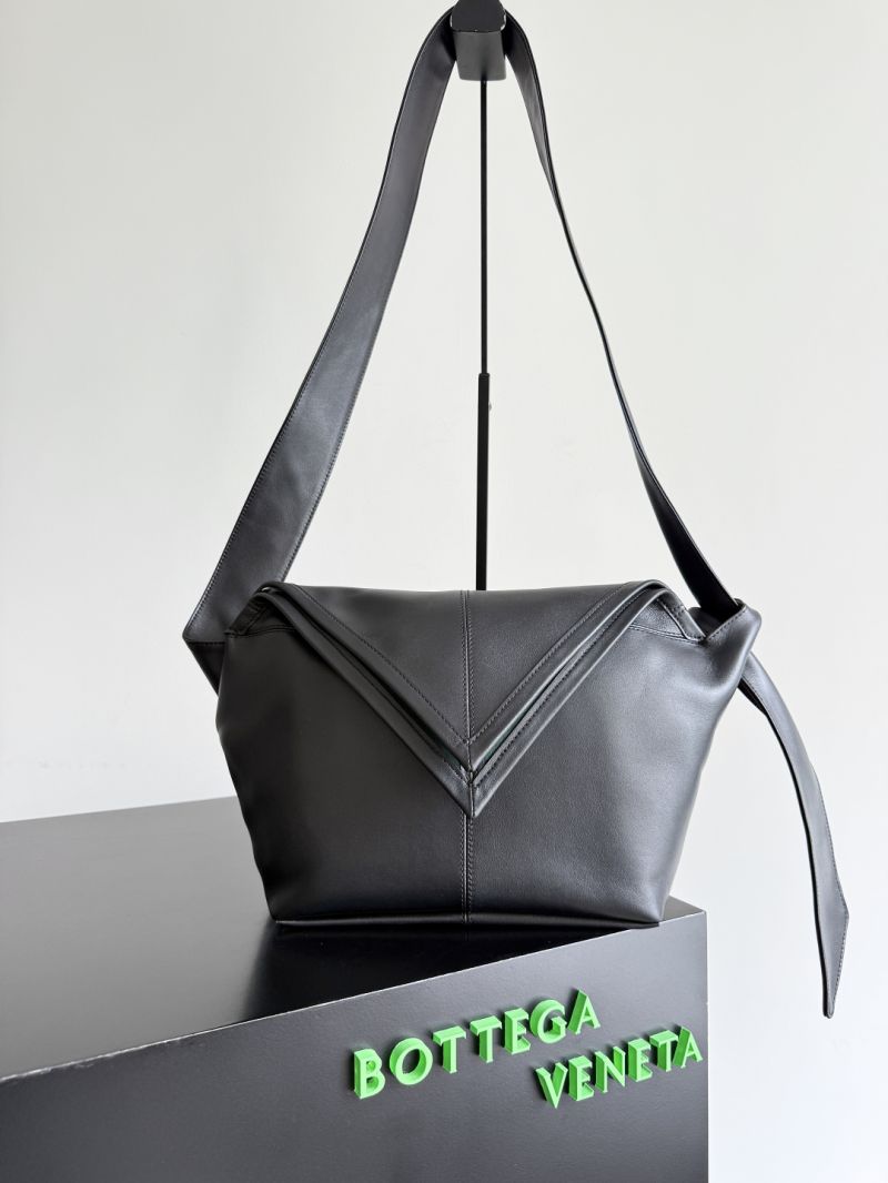 Bottega Veneta BV Small Sawyer in silky calf leather 815807V Black