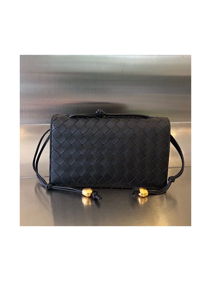 Bottega Veneta BV Trio Pouch On Strap in Lambskin 717435 black 