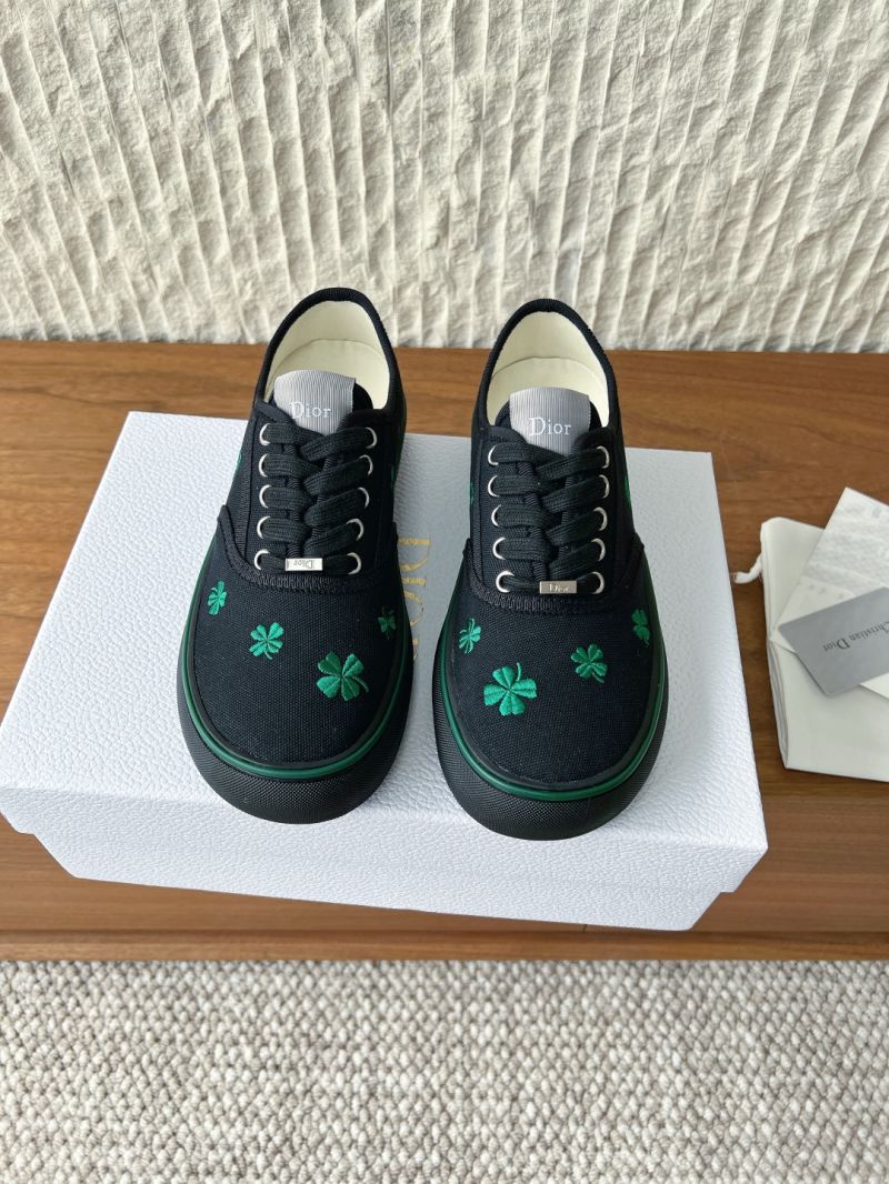 Dior Saltwind Sneaker Black Cotton Embroidered With Dior Green Clover Motif 3sn348a