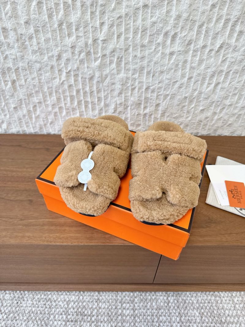 Hermes Men Female Chypre Sandal in Shearling H222931 Milk Tea