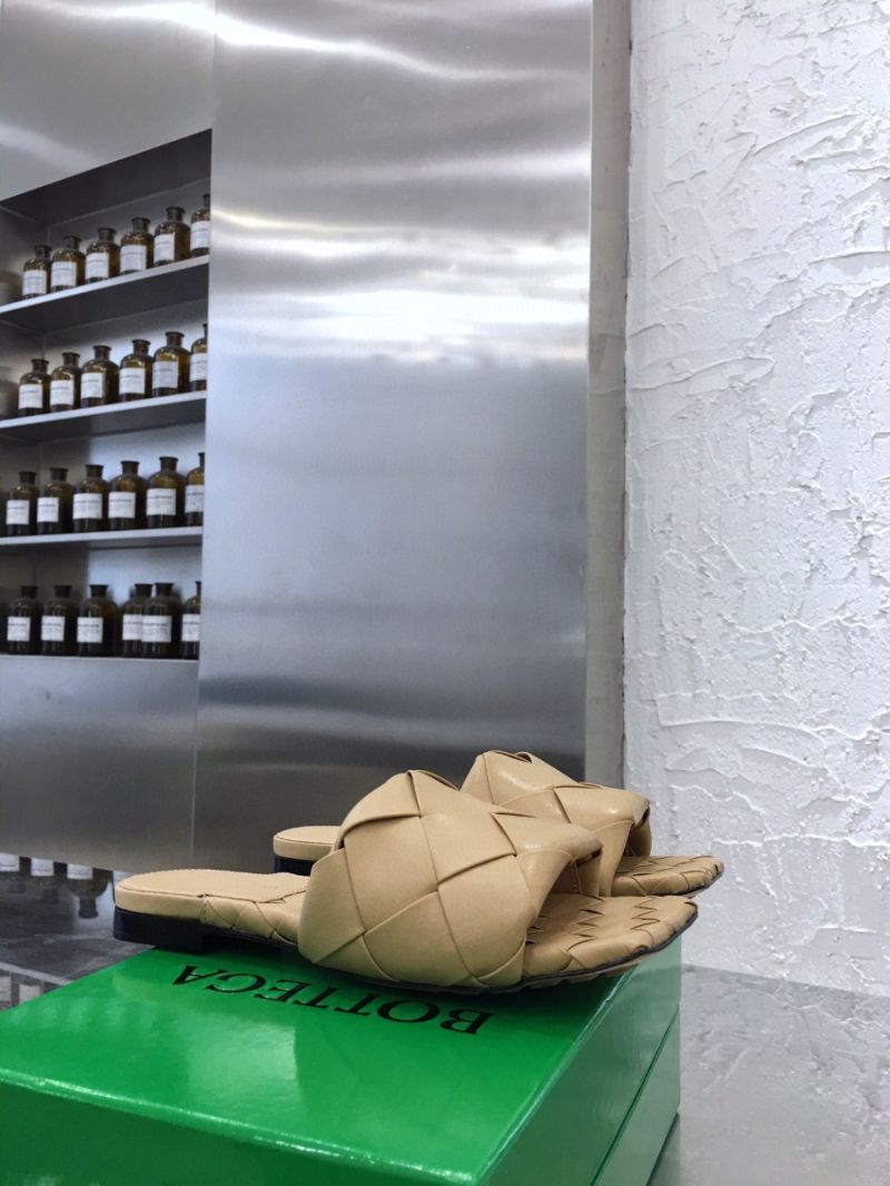 Bottega Veneta BV Lido Flat Sandals 608853 Nude