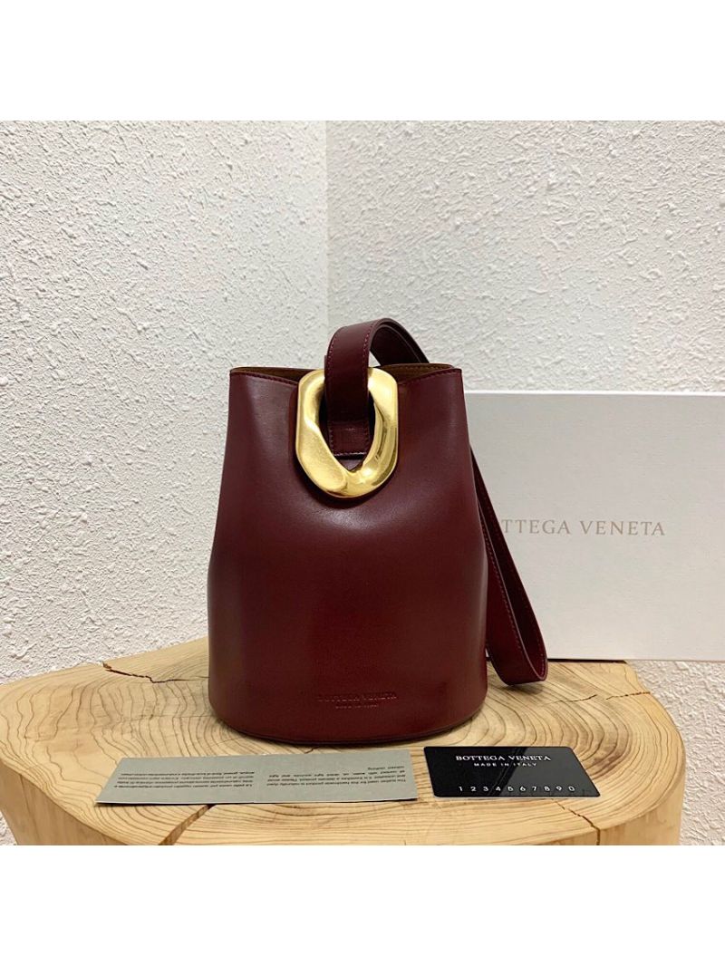 Bottega Veneta BV Drop Bag in Nappa Leather 576804 Wine