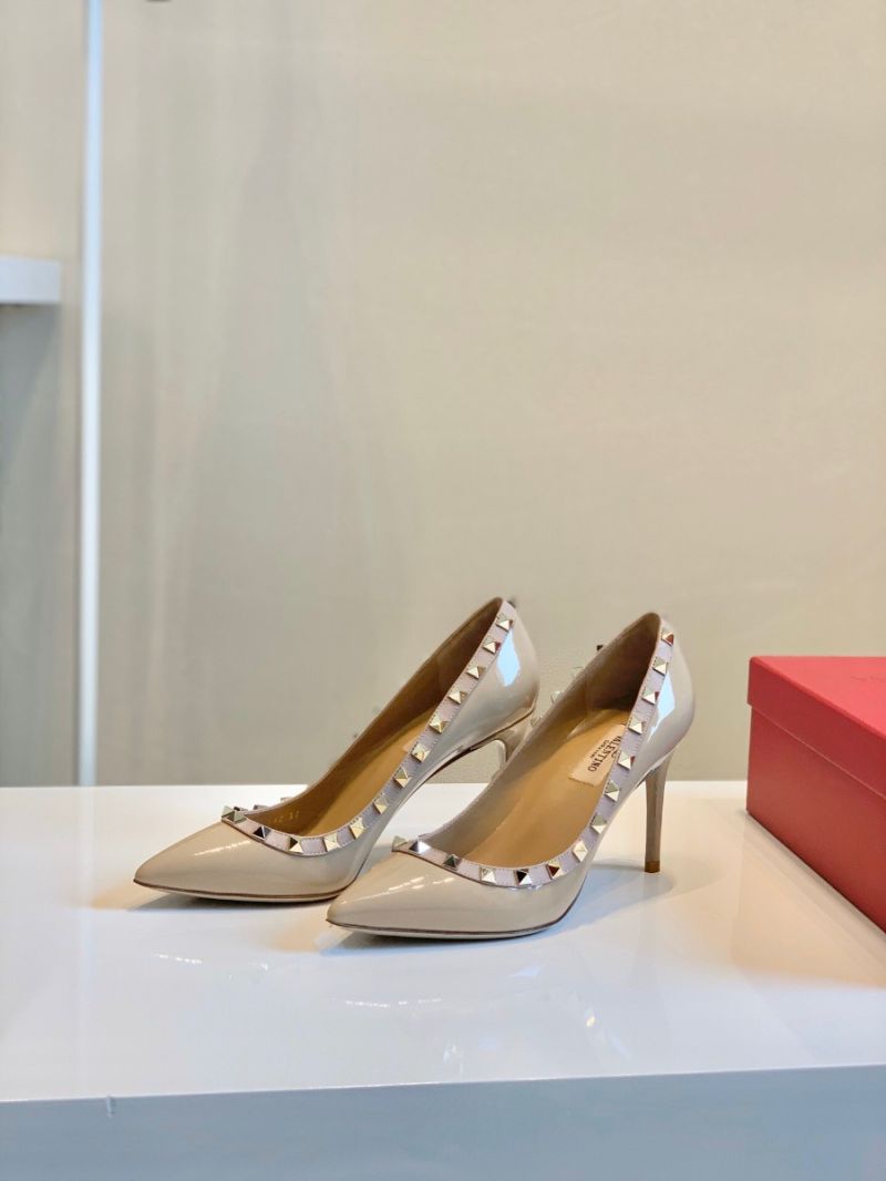 Valentino Garavani Patent Rockstud Pump 85mm Nude