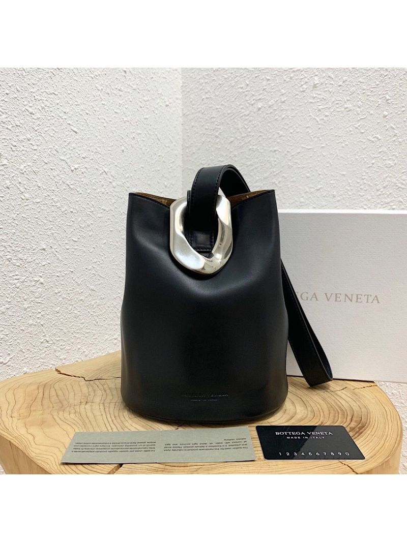 Bottega Veneta BV Drop Bag in Nappa Leather 576804 Black