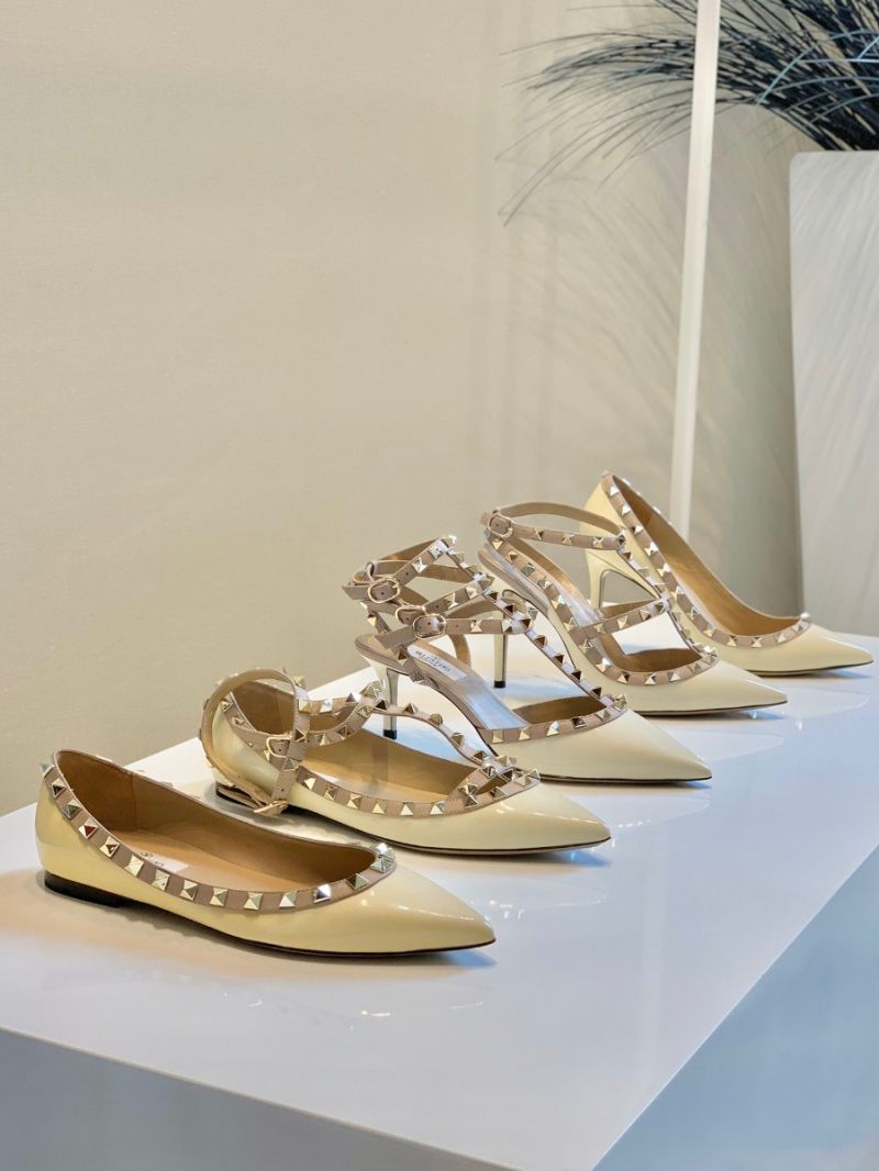 Valentino Garavani Patent Rockstud Caged Pump 100mm Ivory