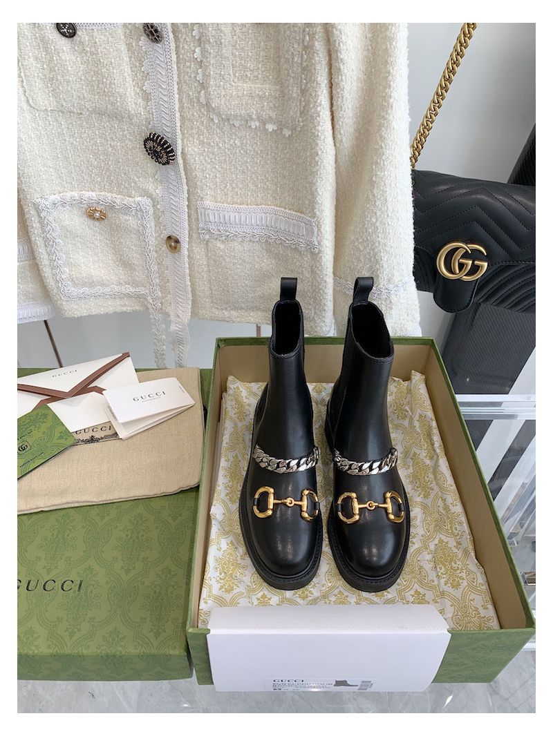 Gucci Women's Chelsea Boot With Chain 670393