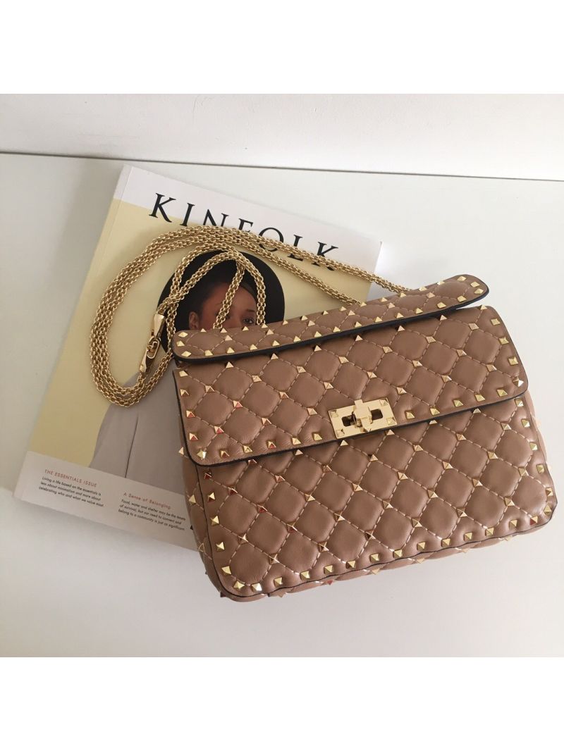 Valentino Garavani Rockstud Spike Quilted Leather Chain bag in Beige