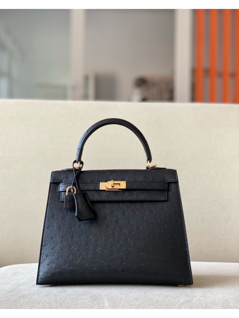 Hermès Kelly Ostrich Leather in Black