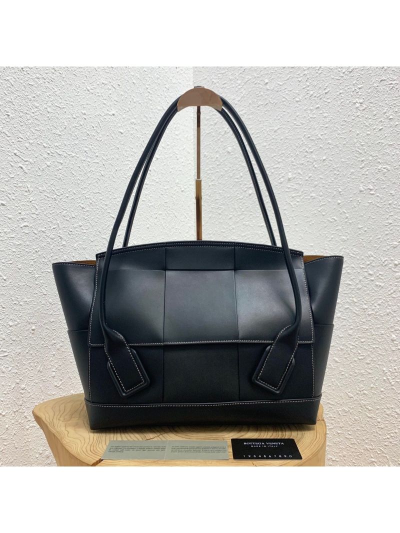 Bottega Veneta BV Arco 48 Bag In French Calf 575941 Black