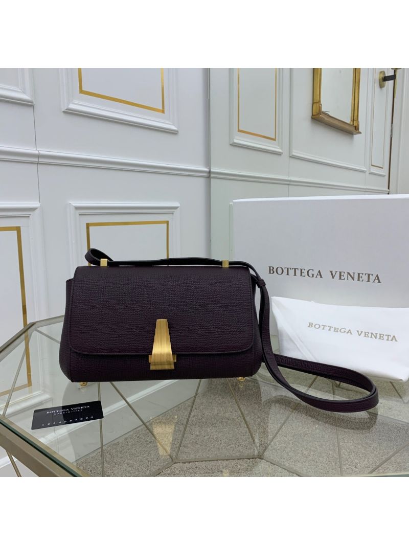 Bottega Veneta BV Small Angle Bag in Palmellato 592139 Bordeaux 