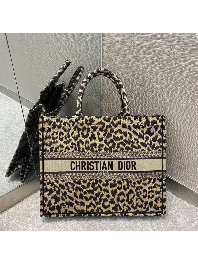Dior Book Tote bag in Beige Multicolor Mizza Embroidery