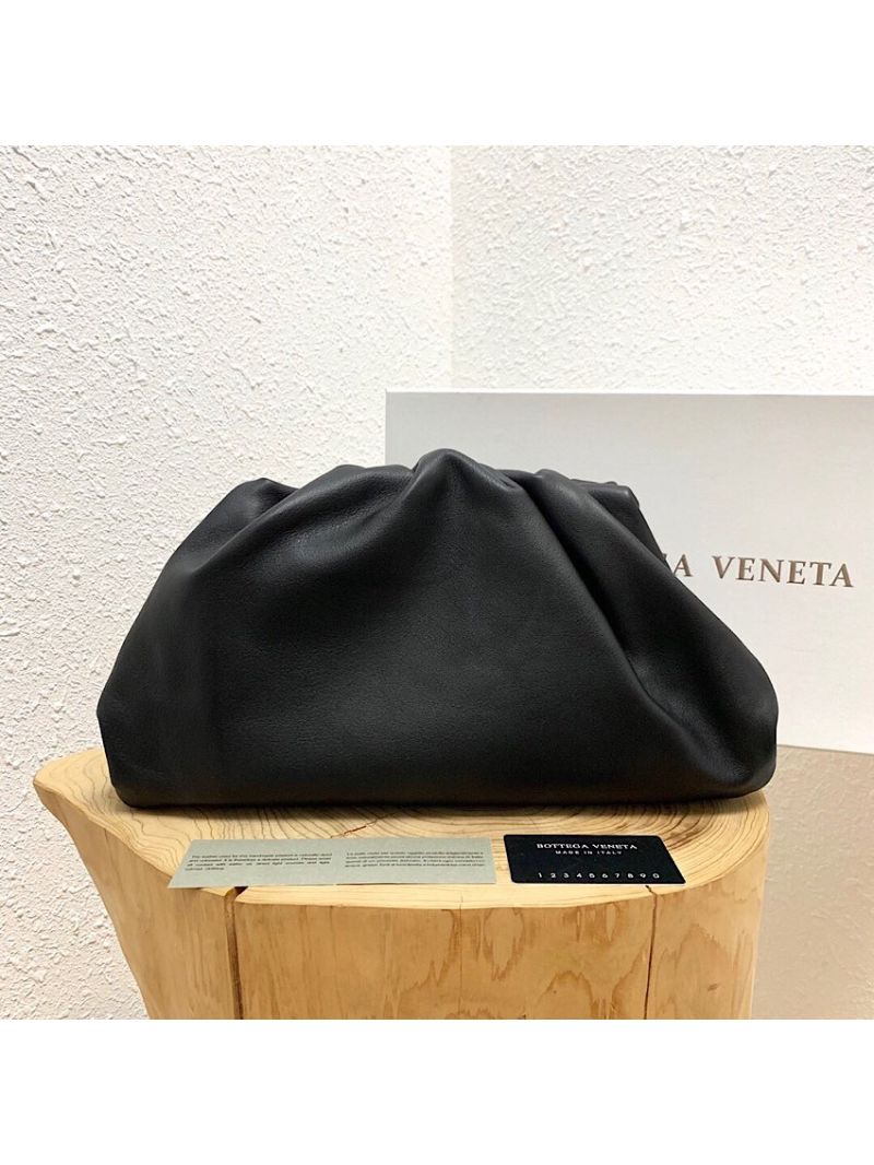 Bottega Veneta BV The Pouch in Butter Calf 576227 Black