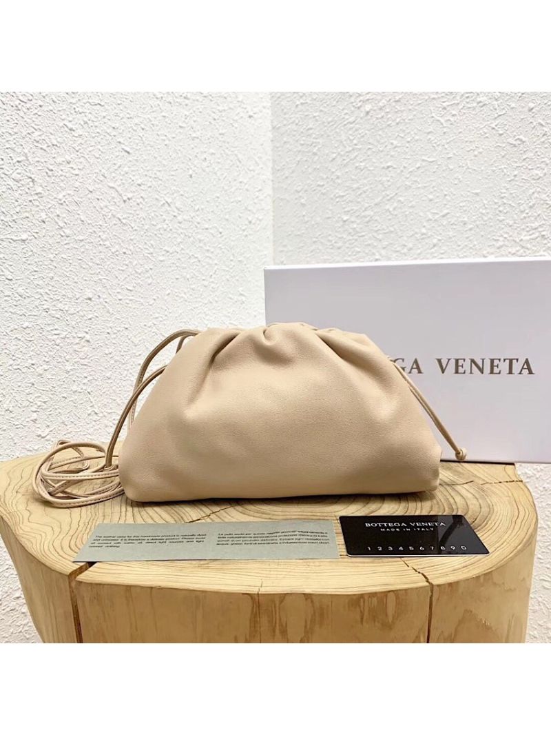 Bottega Veneta BV The Pouch 20 in Butter Calf 585852 Beige