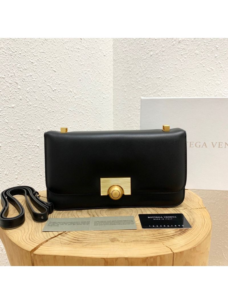 Bottega Veneta BV Classic Bag in Smooth Calf Ronde Bag 578009 Black