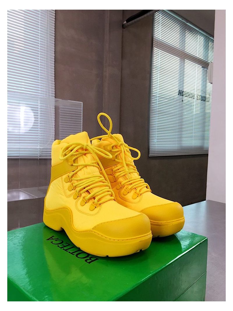 Bottega Veneta BV Puddle Bomber 667218 Egg Yolk