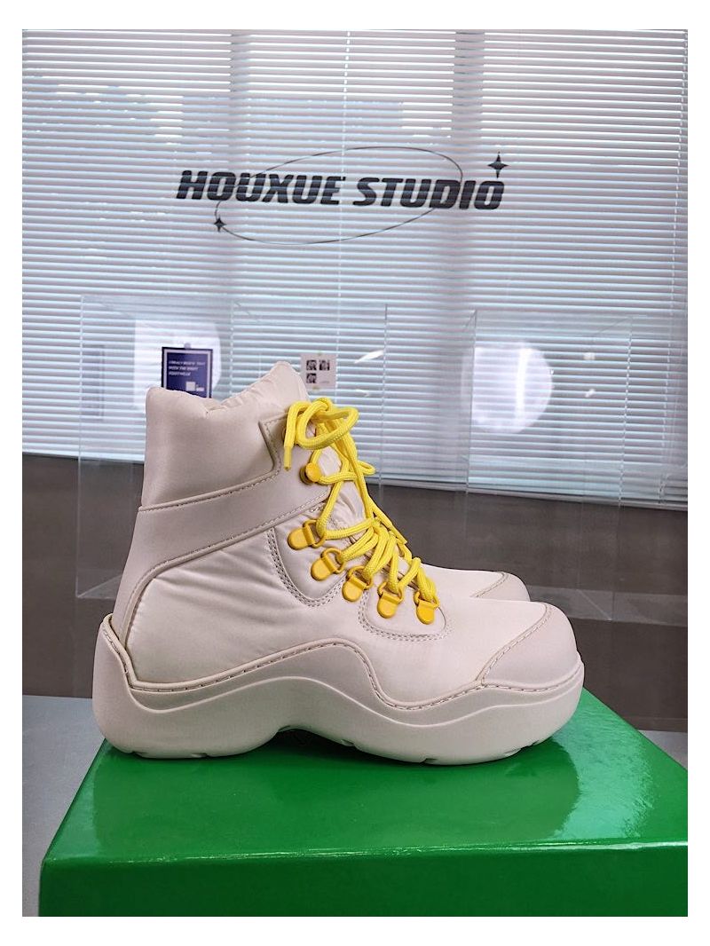 Bottega Veneta BV Puddle Bomber 667218 String