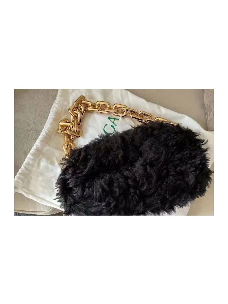 Bottega Veneta BV Chain Pouch Shearling Clutch With Chain 620230 Black