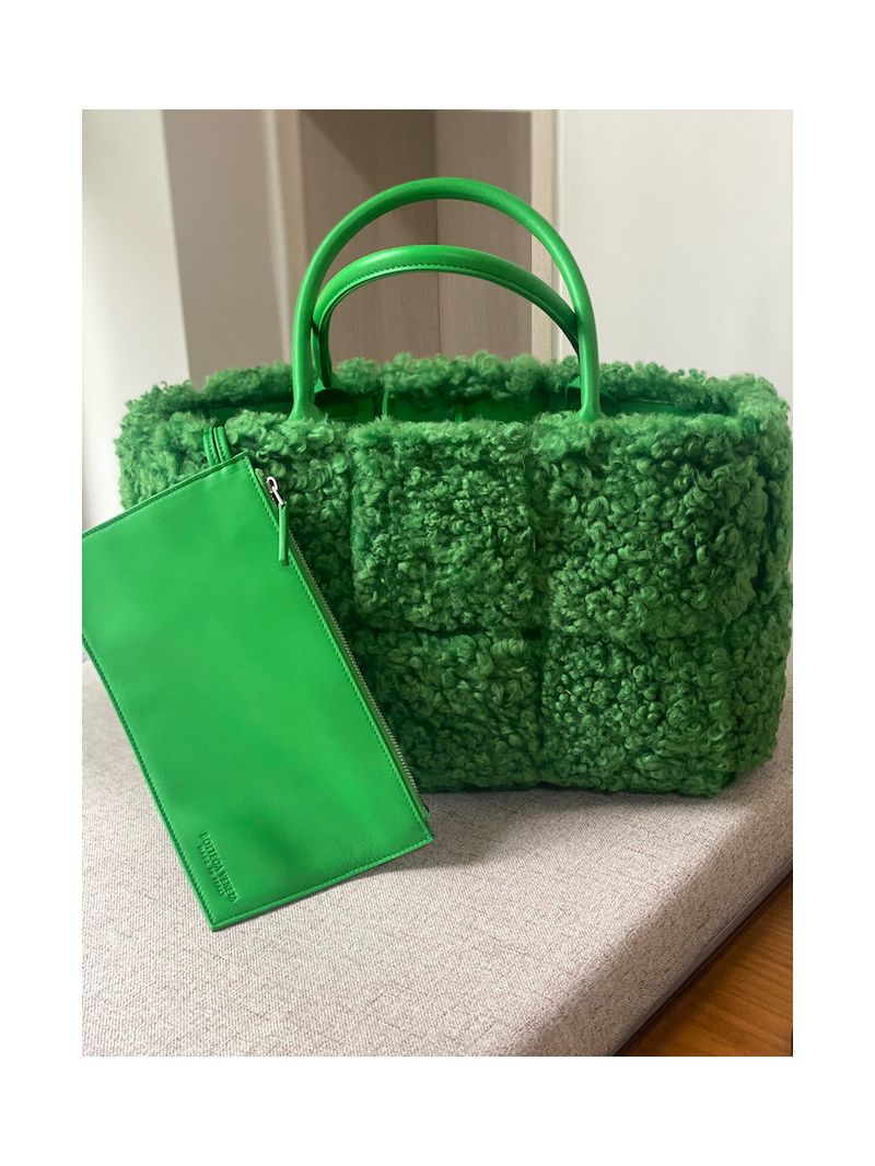 Bottega Veneta BV Arco Tote Small Intreccio Shearling Tote Bag 652867 Parakeet