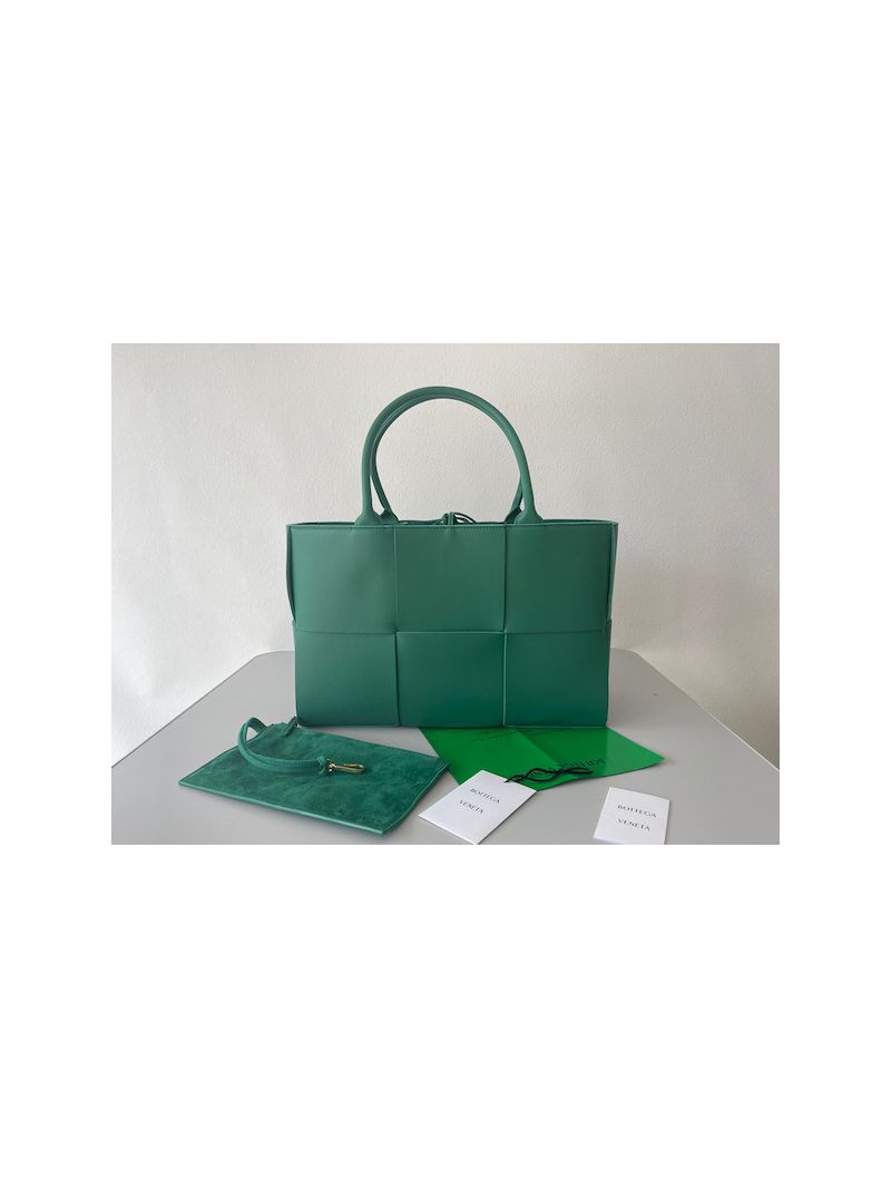 Bottega Veneta BV Arco Tote Small / Medium Intrecciato Lambskin Tote Bag 609175 Green