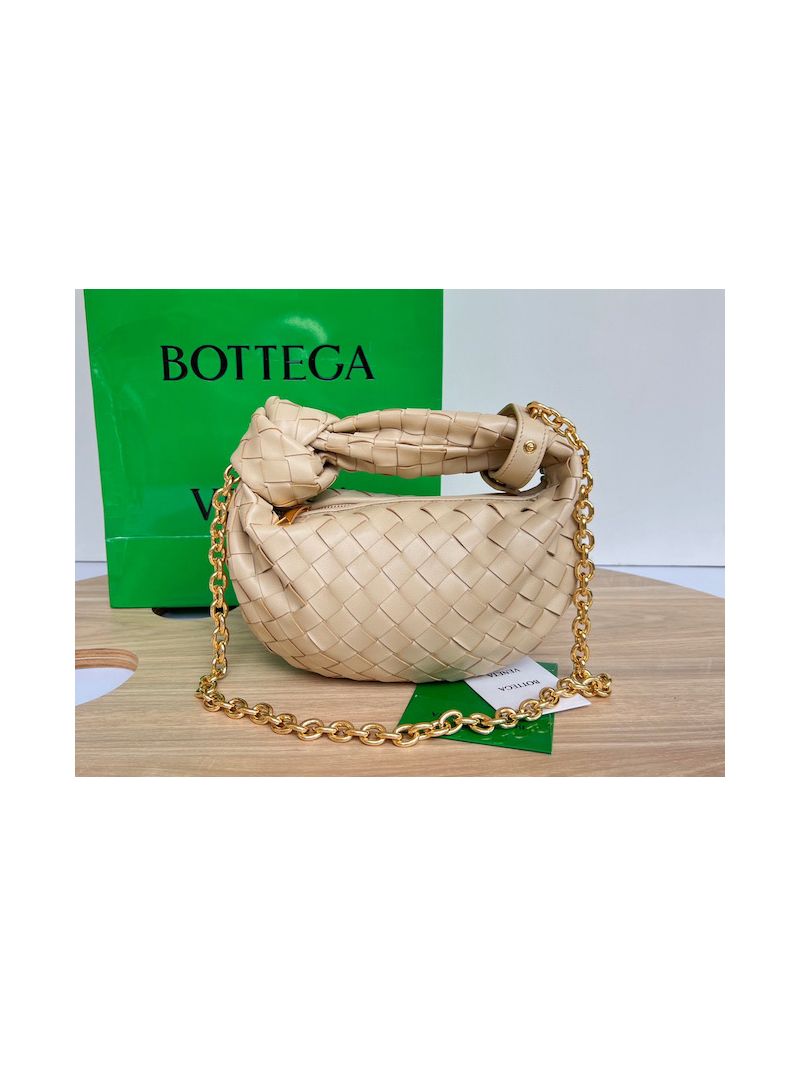 Bottega Veneta BV Mini Jodie with leather wristlet and chain 709562 Porridge