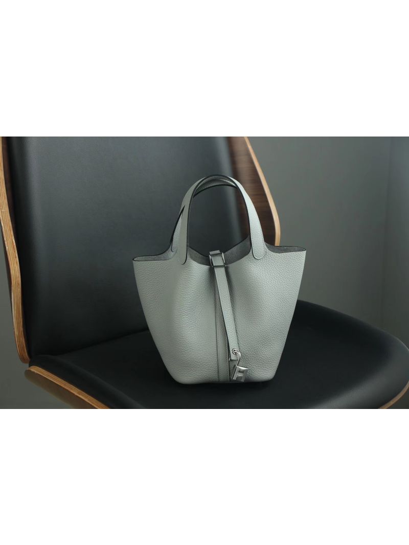 Hermes Picotin Lock bag Gris Pale Clemence leather