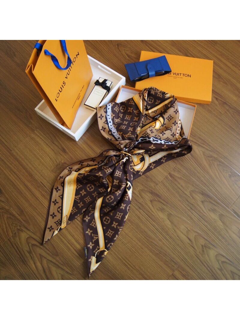 Louis Vuitton LV Confirdential Square Scarf M70638 Brown