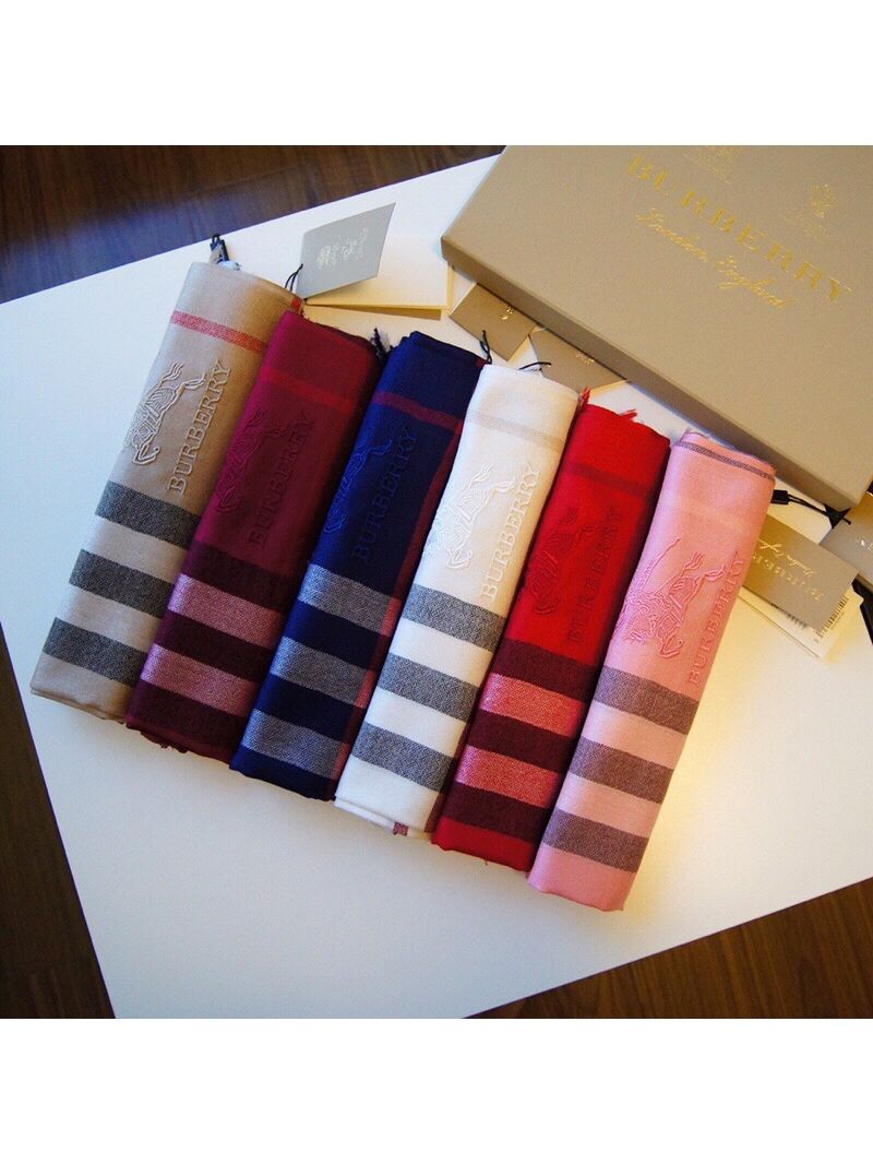 Burberry Horseferry LightWeigt Check Wool Cashmere Scarf 4552421 Beige