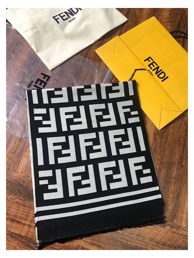 Fendi Black Wool And Silk Scarf FXS424 