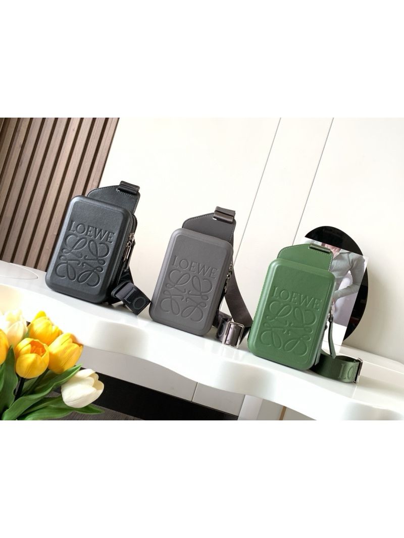 Loewe Molded Sling in Smooth Calfskin B987W1100 Hunter Green