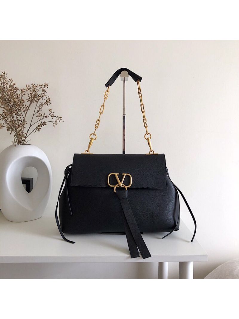 Valentino Garavani Medium VRing Grainy Calfskin Chain Bag RW0B0E13 Black