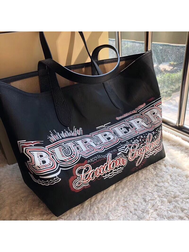 Burberry The Medium Reversible Doodle Tote Black check