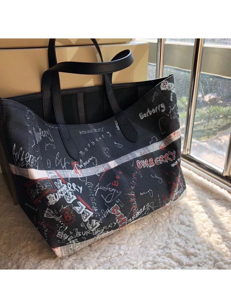 Burberry The Medium Reversible Doodle Tote Black