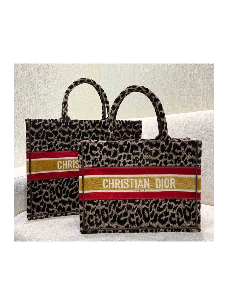 Dior Book Tote bag in Beige Multicolor Mizza Embroidered Velvet