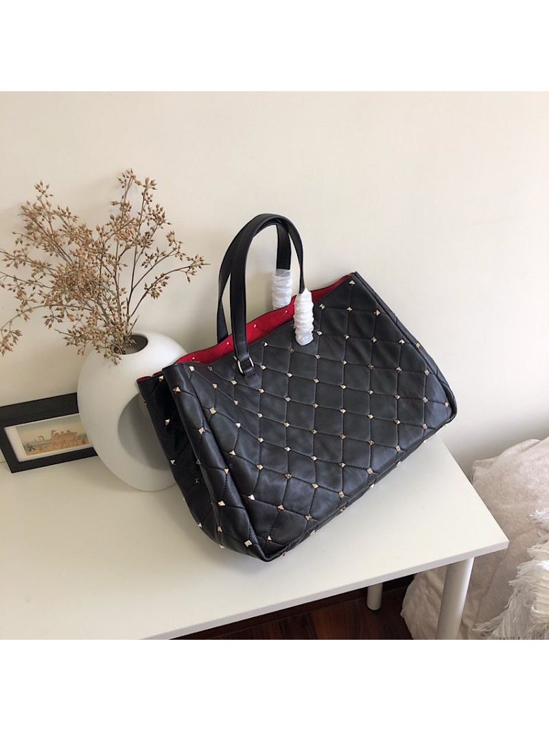 Valentino Garavani Large Quilted Boomstud Top-handle Bag Black