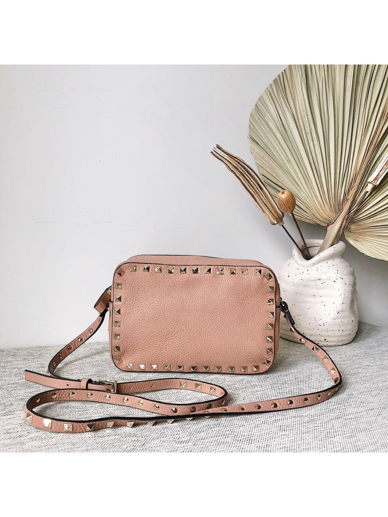 Valentino Garavani Rockstud Crossbody bag in Grainy Calfskin Nude