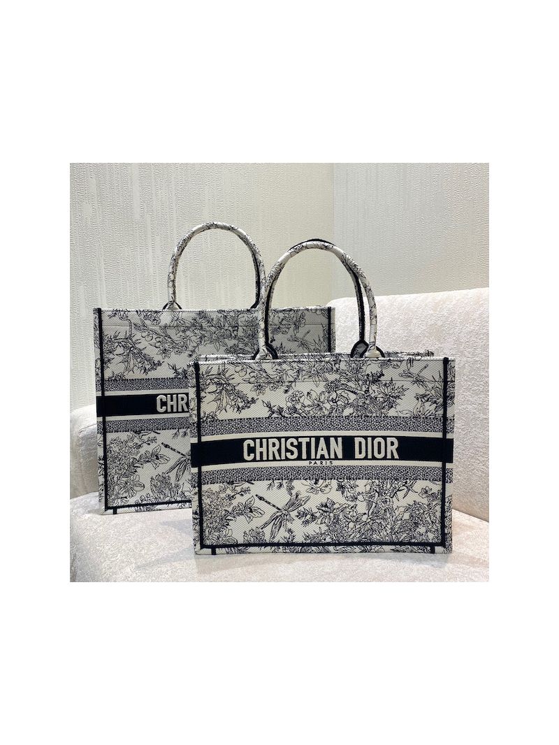 Dior Book Tote bag in Blue Toile de Jouy Flowers Embroidery