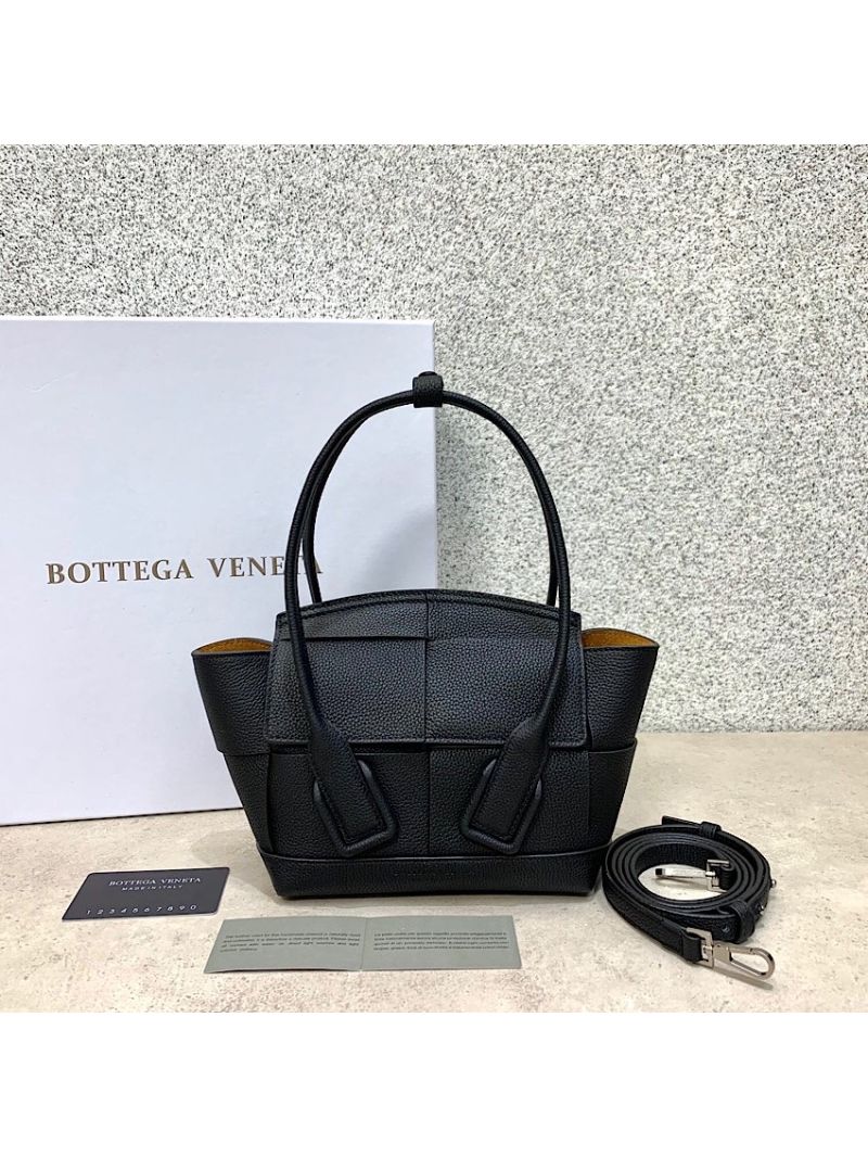 Bottega Veneta BV Mini Arco 29 Bag In Grainy Calf 600606 Black