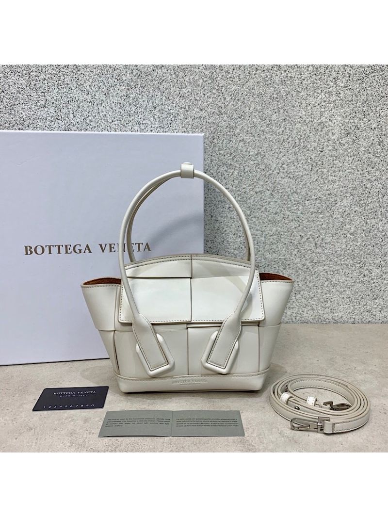 Bottega Veneta BV Mini Arco 29 Bag In French Calf 600606 Bianco
