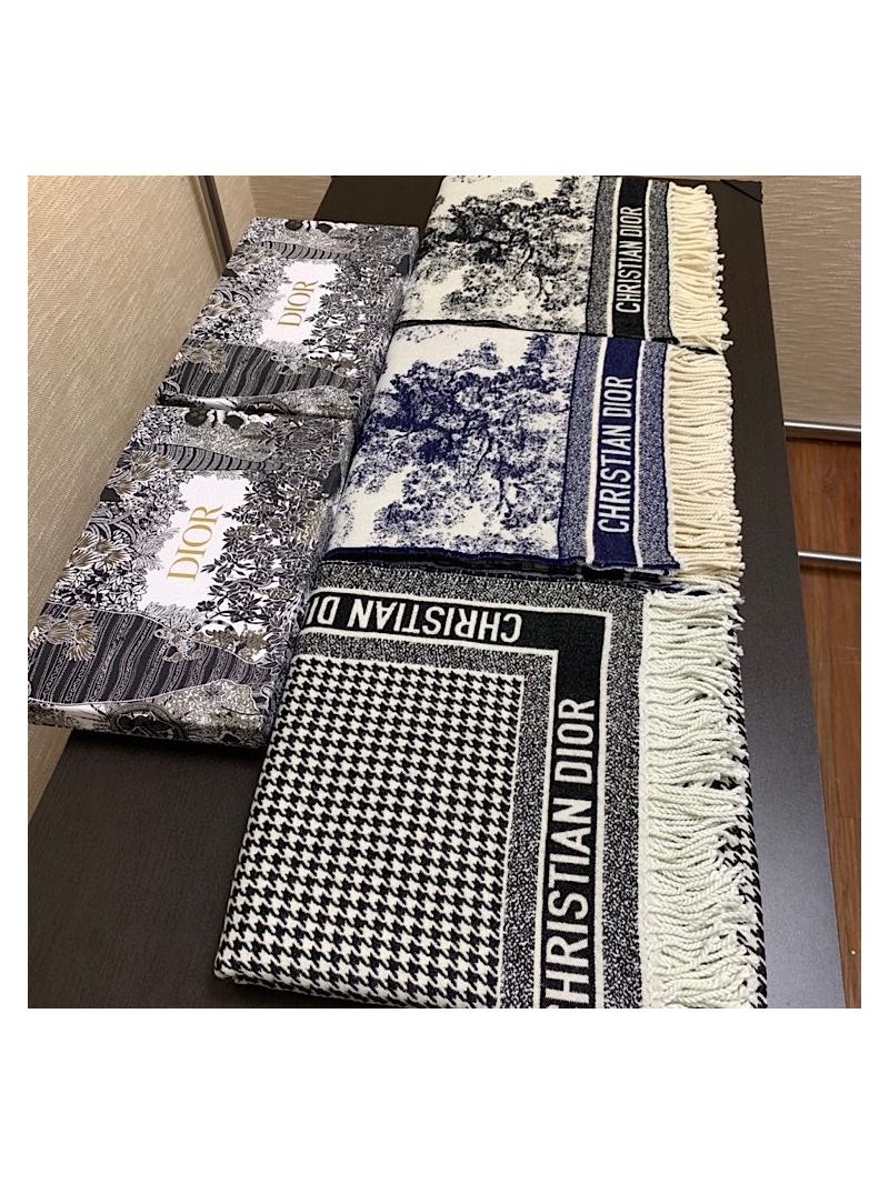 Dior Houndstooth 30 Montaigne Blanket Black White Cashmere and Virgin Wool 14LEO