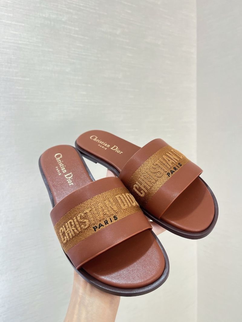 Dior Dway Slide Dway Slide Calf leather and embroidered cotton KCQ986C Camel