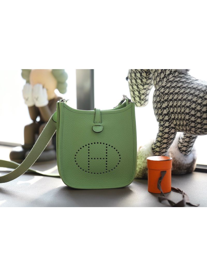 Hermes Evelyne Bag in Clemence leather Avocado