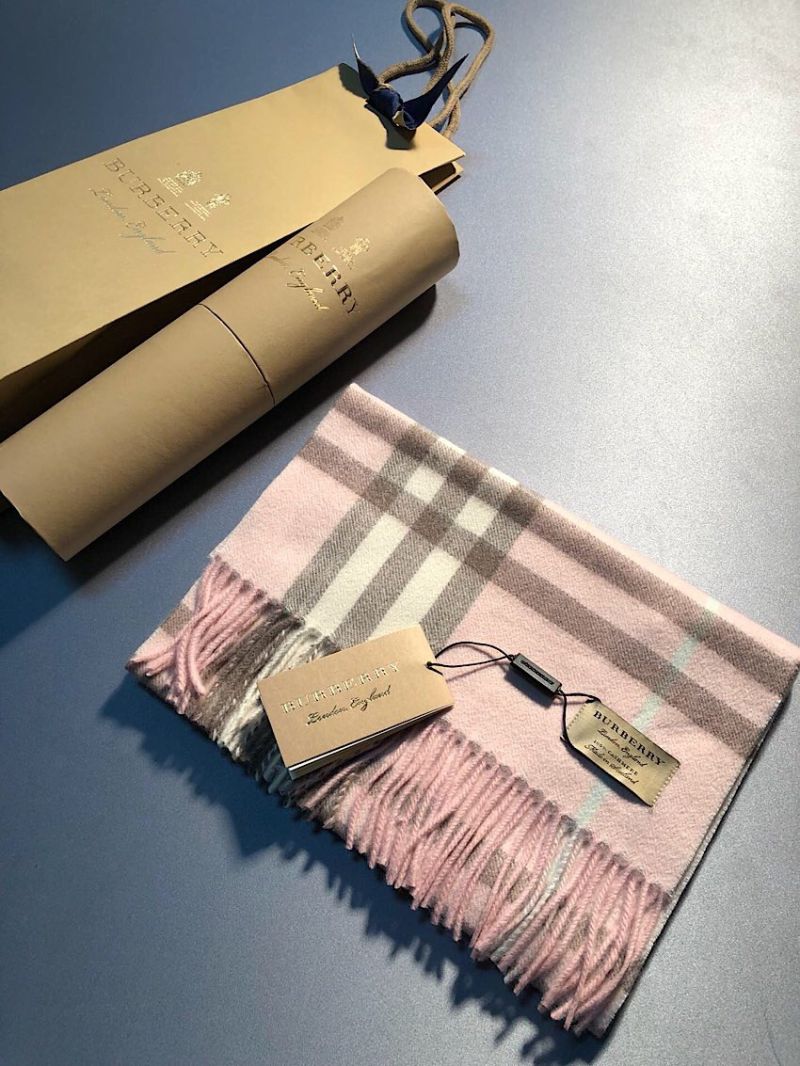 Burberry The Classic Check Cashmere Scarf Ash Rose