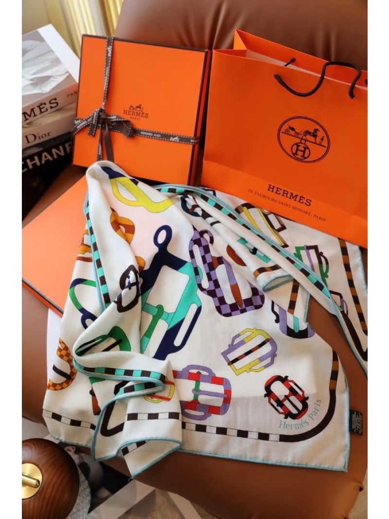 Hermes Bouclerie Moderne En Casaques Giant Triangle Cashmere Silk H364113S White