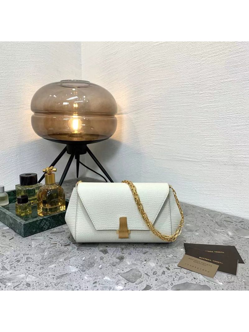 Bottega Veneta Mini BV Angle 608798 Plaster