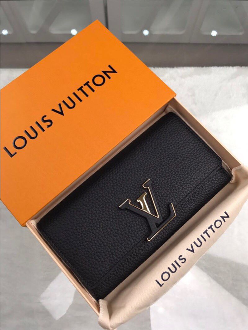 Louis Vuitton Capucines Wallet Noir M61248