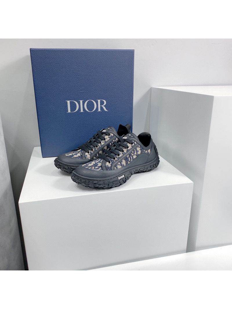 Dior B28 Men/Women Low-Top Sneaker Beige and Black Dior Oblique Jacquard and Black Rubber 3SN277
